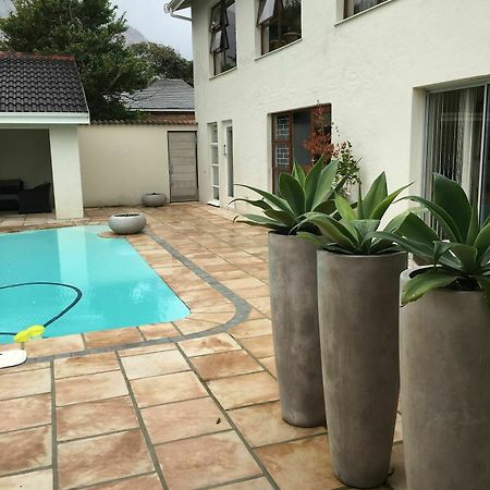 Four Pines Lodge Hermanus Extérieur photo