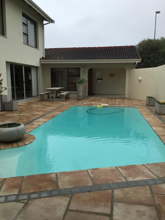 Four Pines Lodge Hermanus Extérieur photo