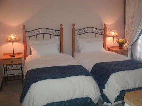 Four Pines Lodge Hermanus Extérieur photo